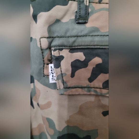 Mens size 36 Levi's Camo utility shorts - Picture 4 of 8
